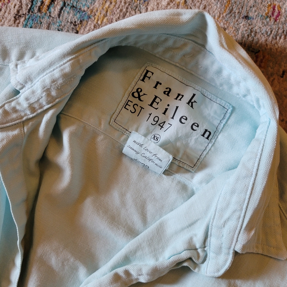 Frank & Eileen Light Blue XS 100% cotton Rare Button up Top